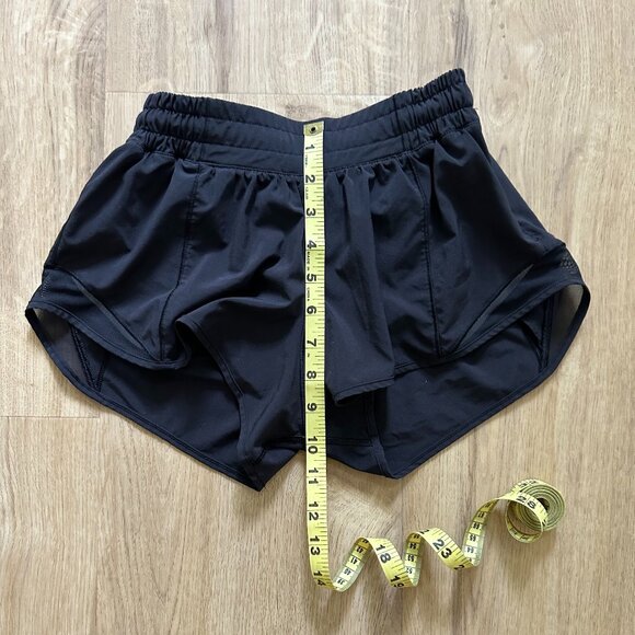 Hotty Hot High-Rise Lined Short 2.5" size 4 - Picture 3 of 3